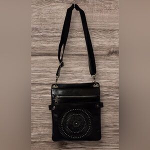 NWT Patricia Nash
Francesca Leather Crossbody Black
